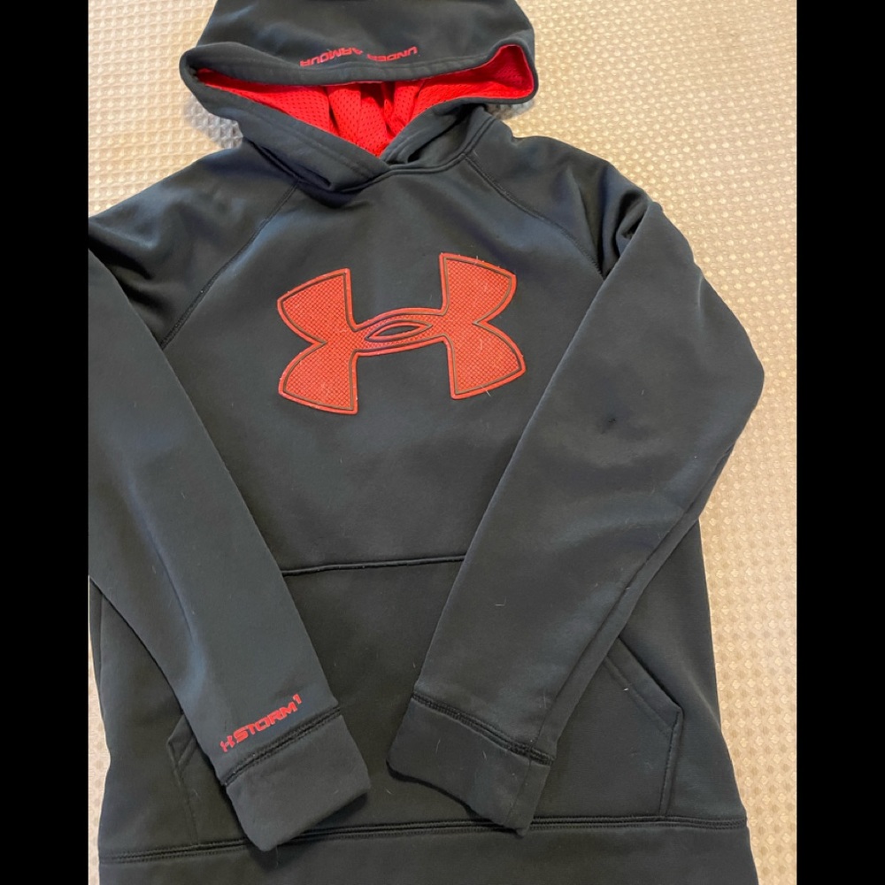 Boys under armor hoodie size youth medium
